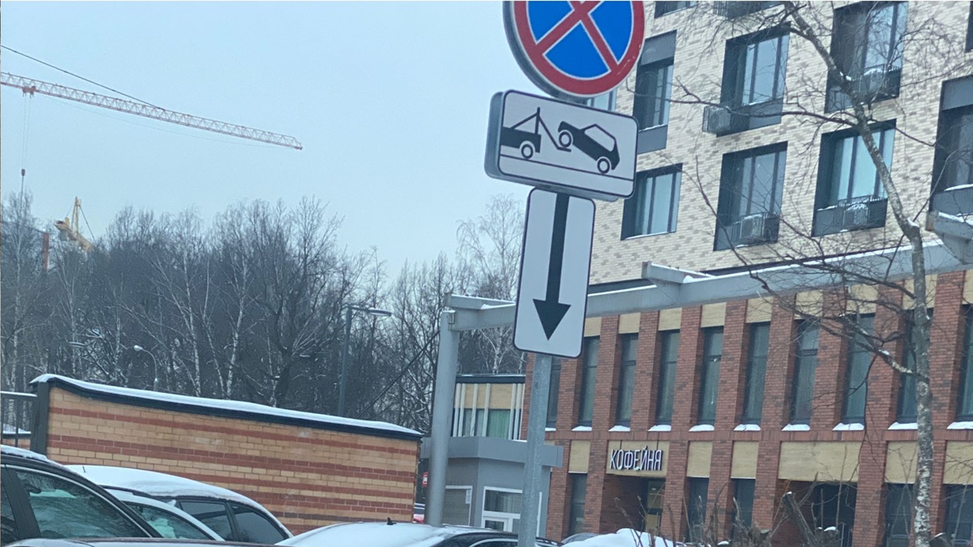 Неправильная парковка в Москве на Шоссе Энтузиастов