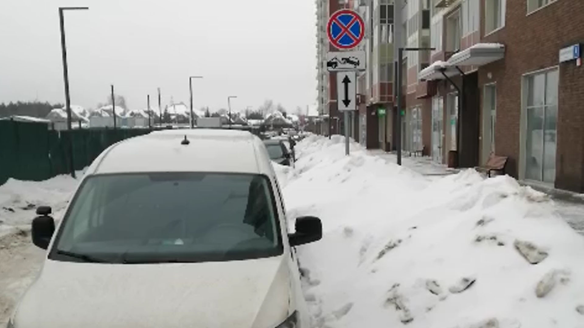 Неправильная парковка в городе Мытищи на улице Малая Бородинская