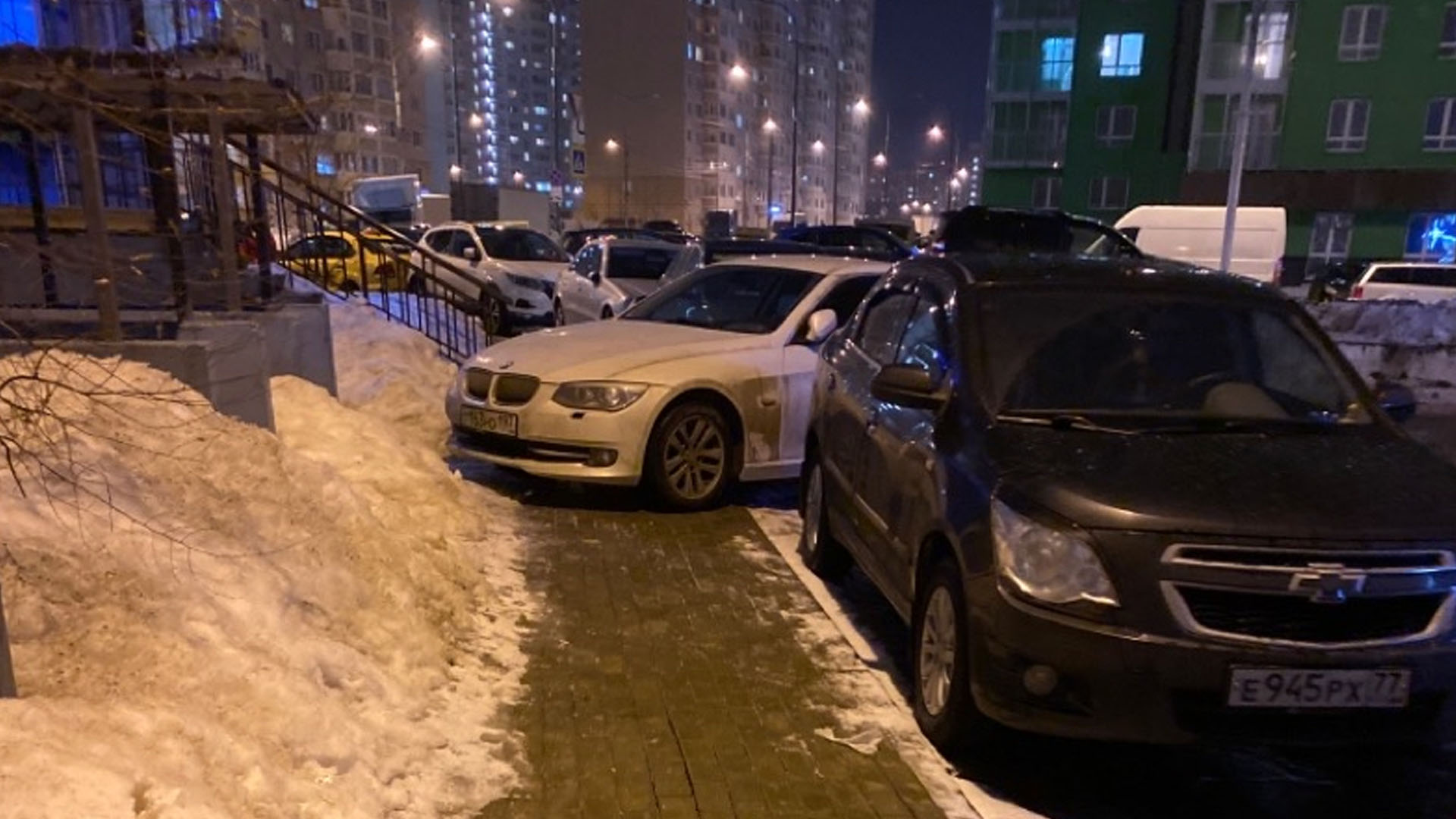 Нарушение правил парковки в Видном на Берёзовой