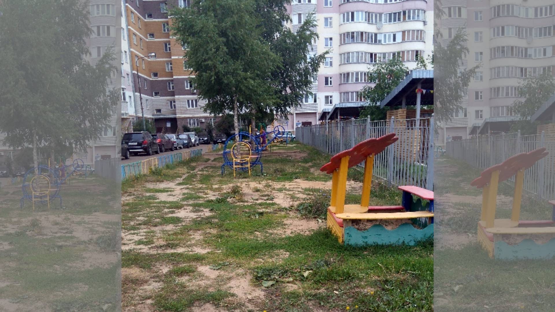 Устаревшая детская площадка более 10 лет без обновлений