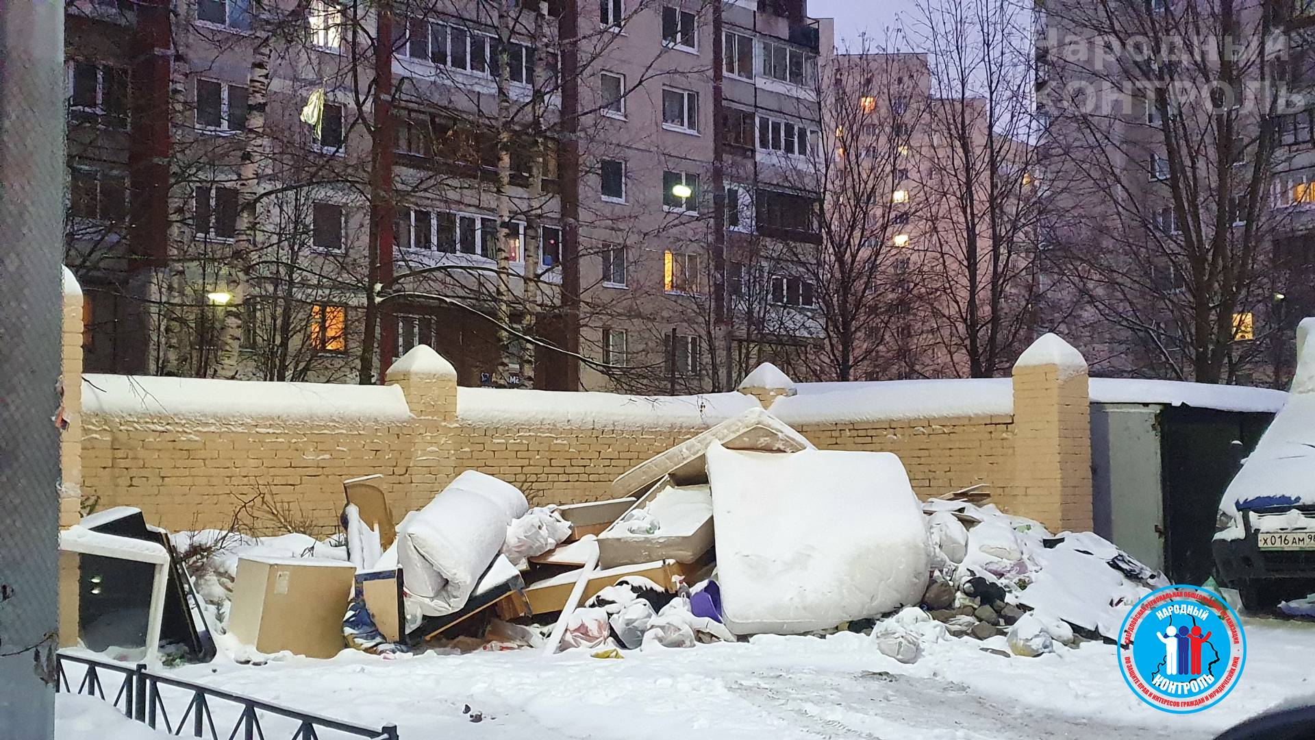 Свалка мусора растет, Санкт-Петербург