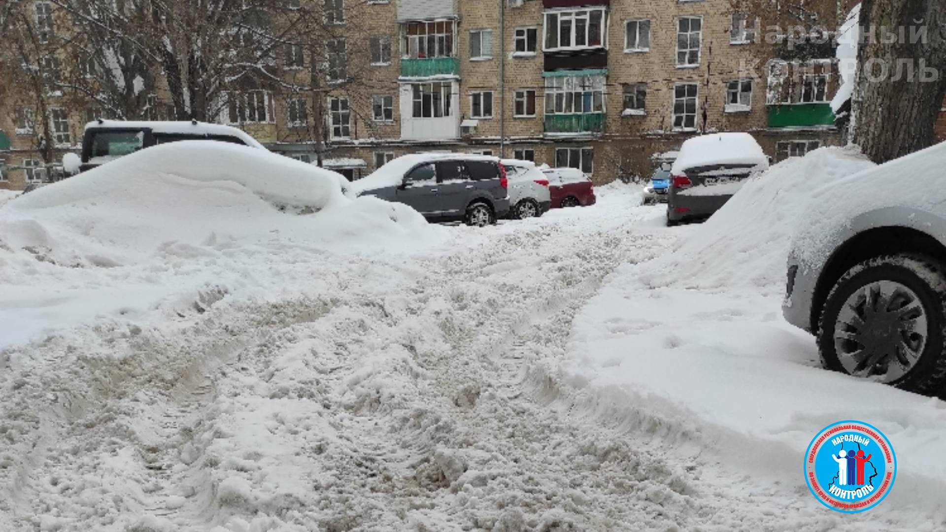 Снег не убирают, невозможно пройти, Казань